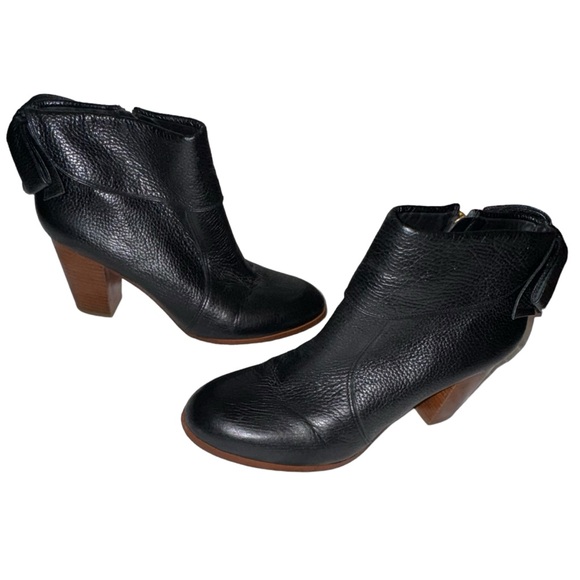 Kate Spade Lanise Black Leather Zip Ankle Bootie Heel with Back Bow - Picture 1 of 7